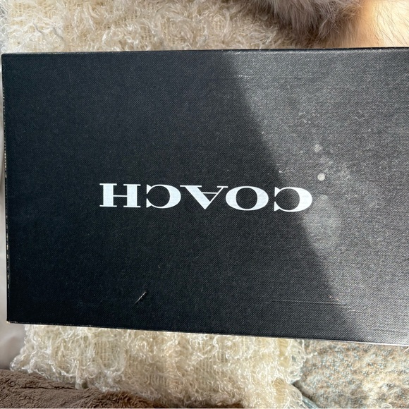 Coach Slides - Picture 7 of 7